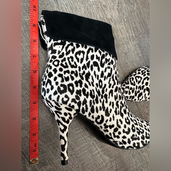NWOT Marc Fisher Pointed Toe Leopard Calf Hair Fifily Booties - Size 7 - Picture 6 of 10